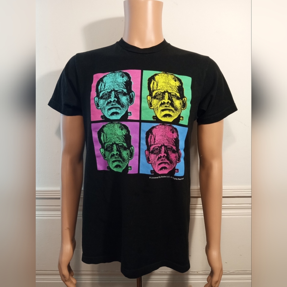 Frankenstein Universal Monsters tee Medium